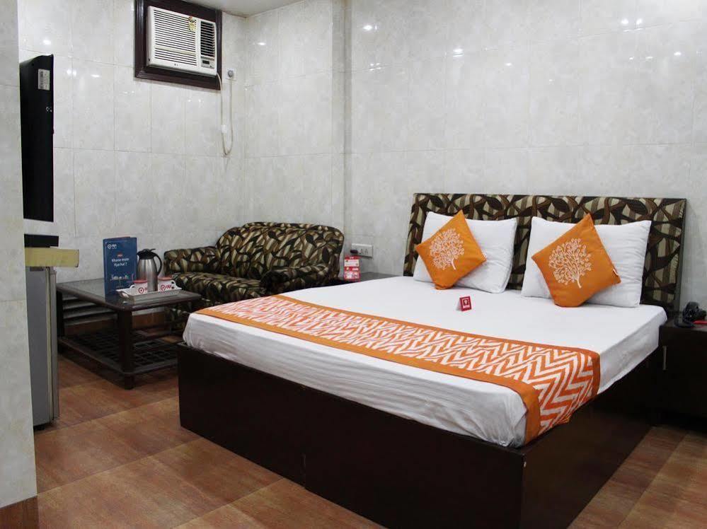 Oyo 2705 Hotel Preet Palace Yeni Delhi Dış mekan fotoğraf