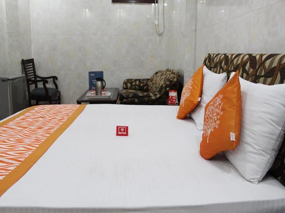 Oyo 2705 Hotel Preet Palace Yeni Delhi Dış mekan fotoğraf