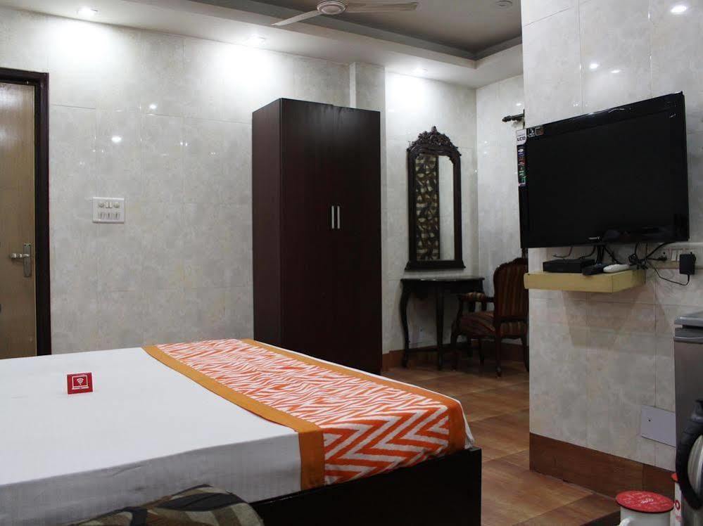 Oyo 2705 Hotel Preet Palace Yeni Delhi Dış mekan fotoğraf