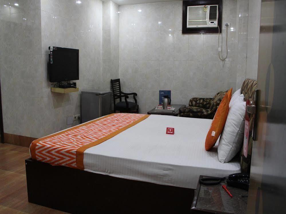 Oyo 2705 Hotel Preet Palace Yeni Delhi Dış mekan fotoğraf