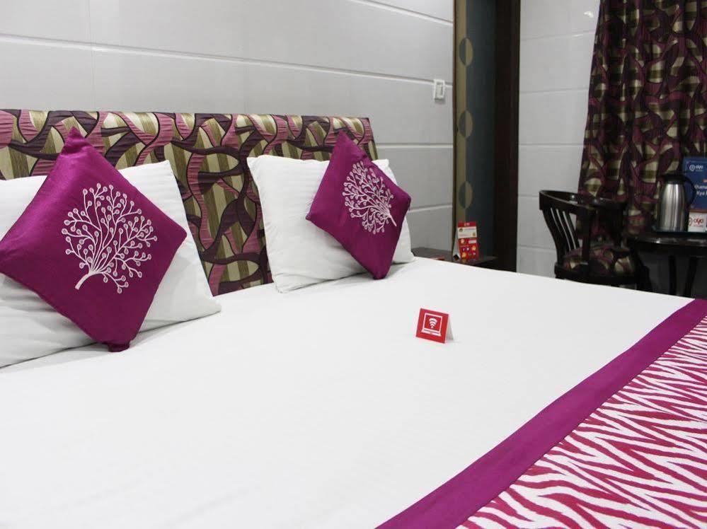 Oyo 2705 Hotel Preet Palace Yeni Delhi Dış mekan fotoğraf