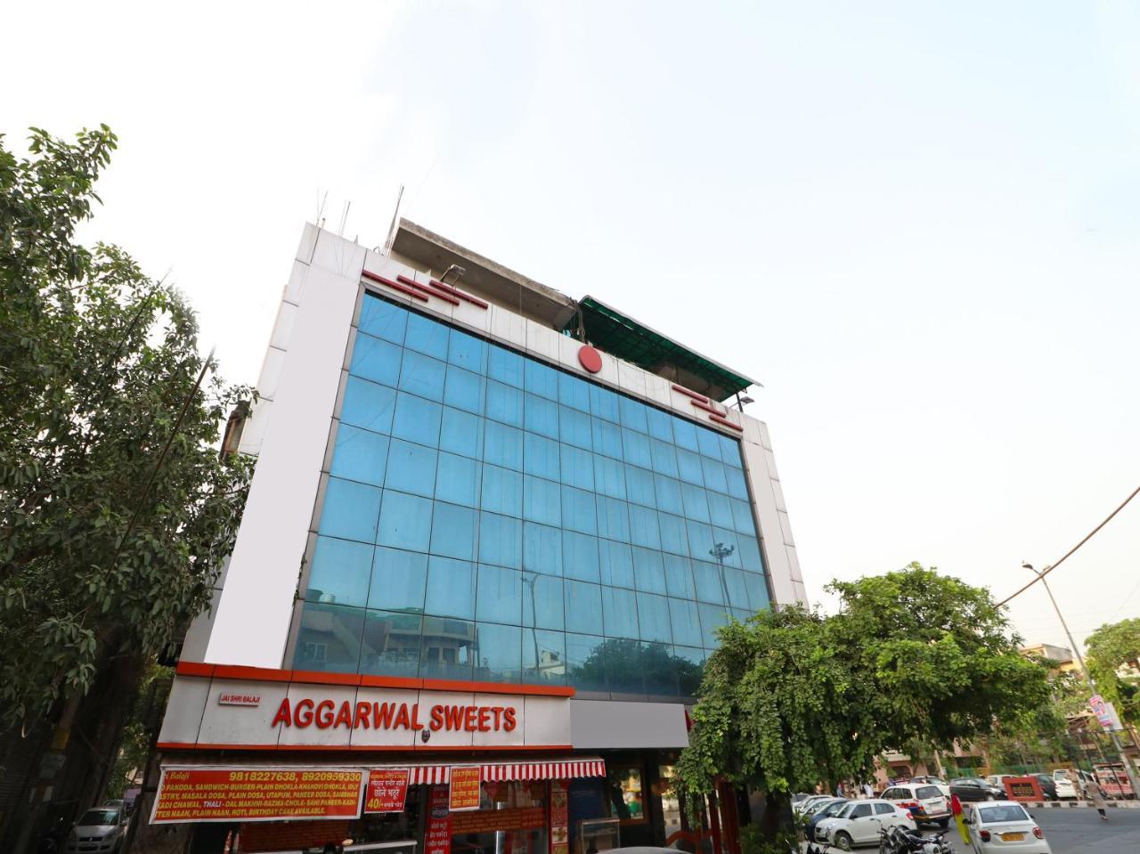 Oyo 2705 Hotel Preet Palace Yeni Delhi Dış mekan fotoğraf