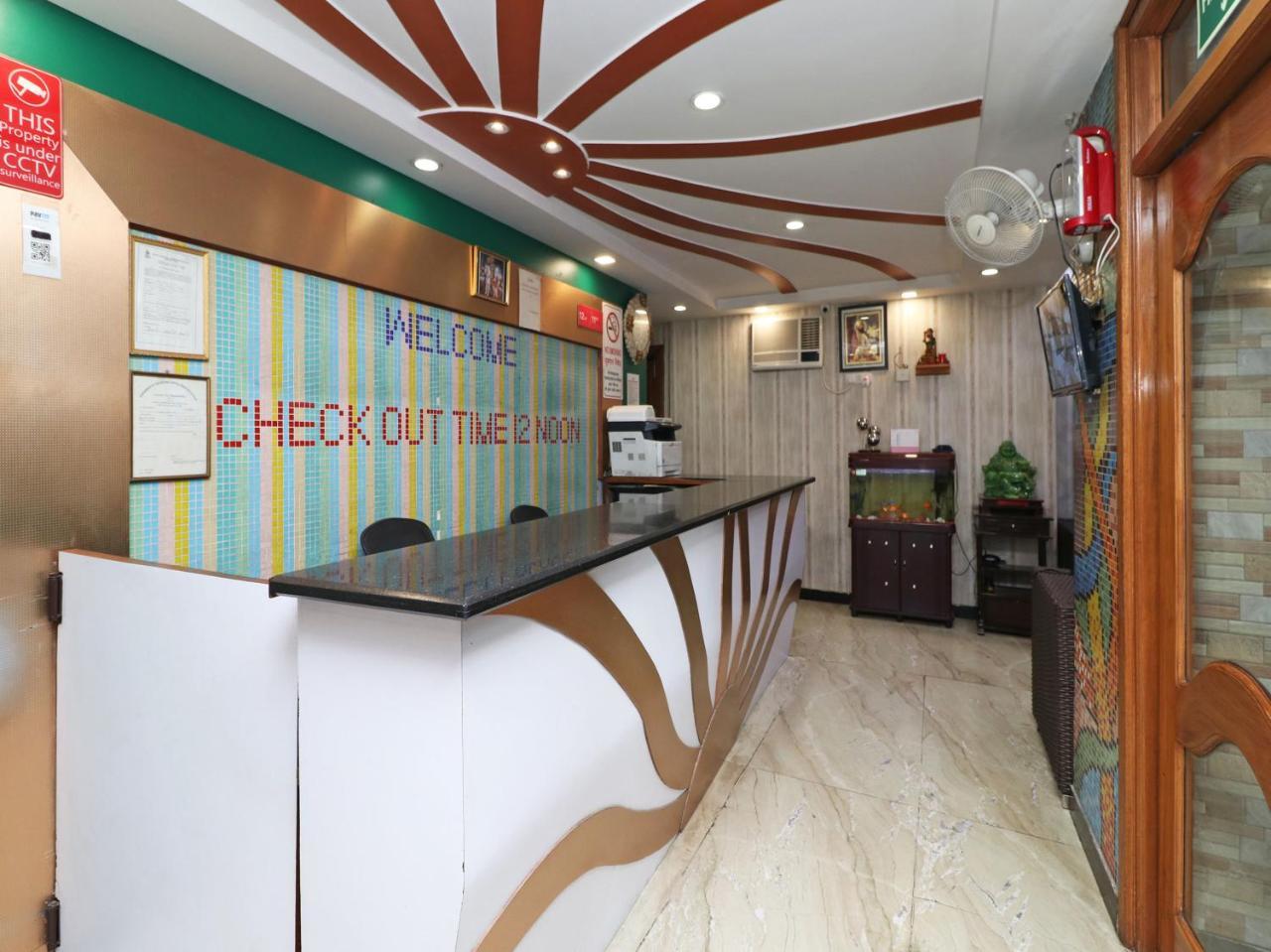 Oyo 2705 Hotel Preet Palace Yeni Delhi Dış mekan fotoğraf