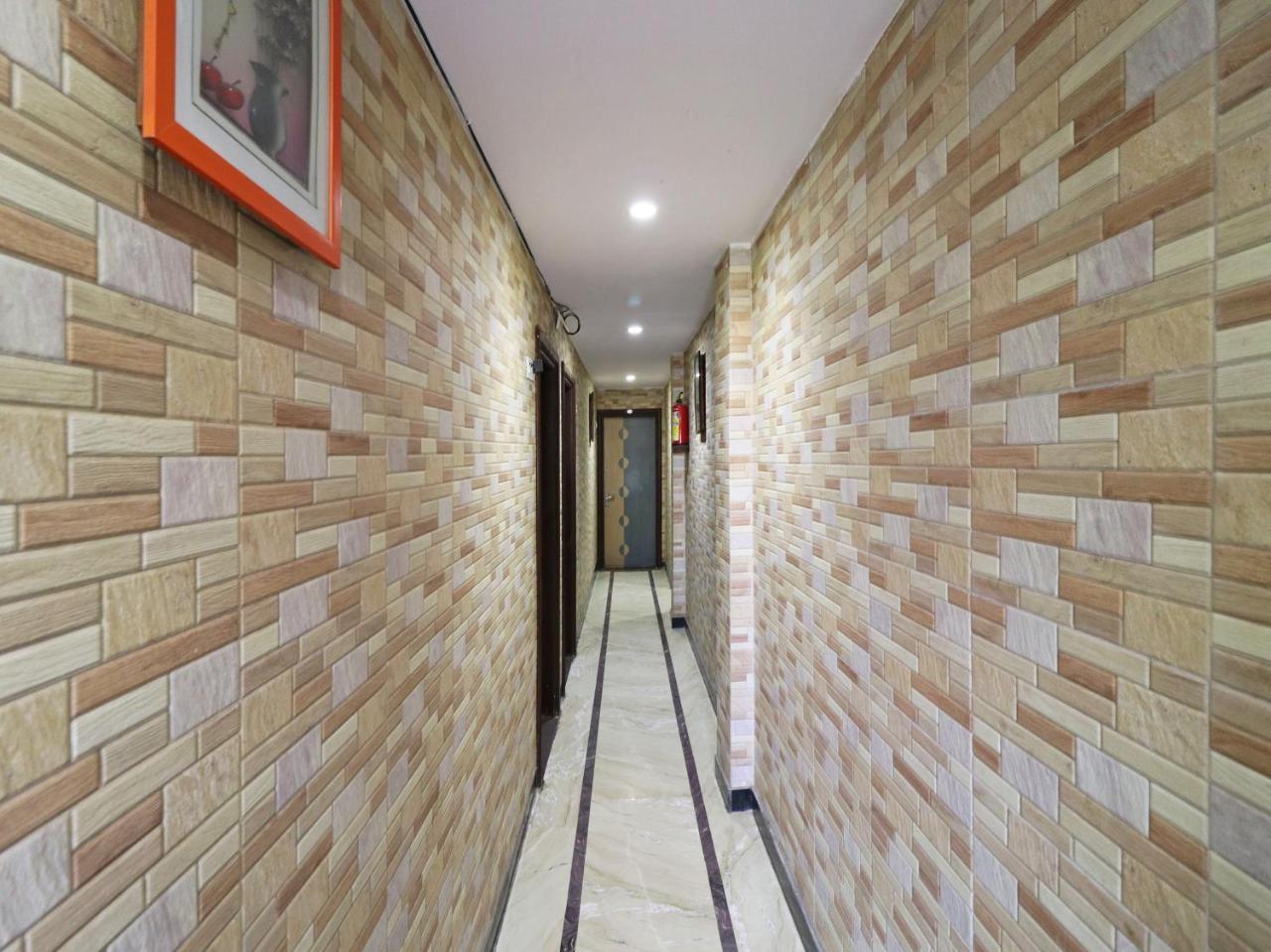 Oyo 2705 Hotel Preet Palace Yeni Delhi Dış mekan fotoğraf