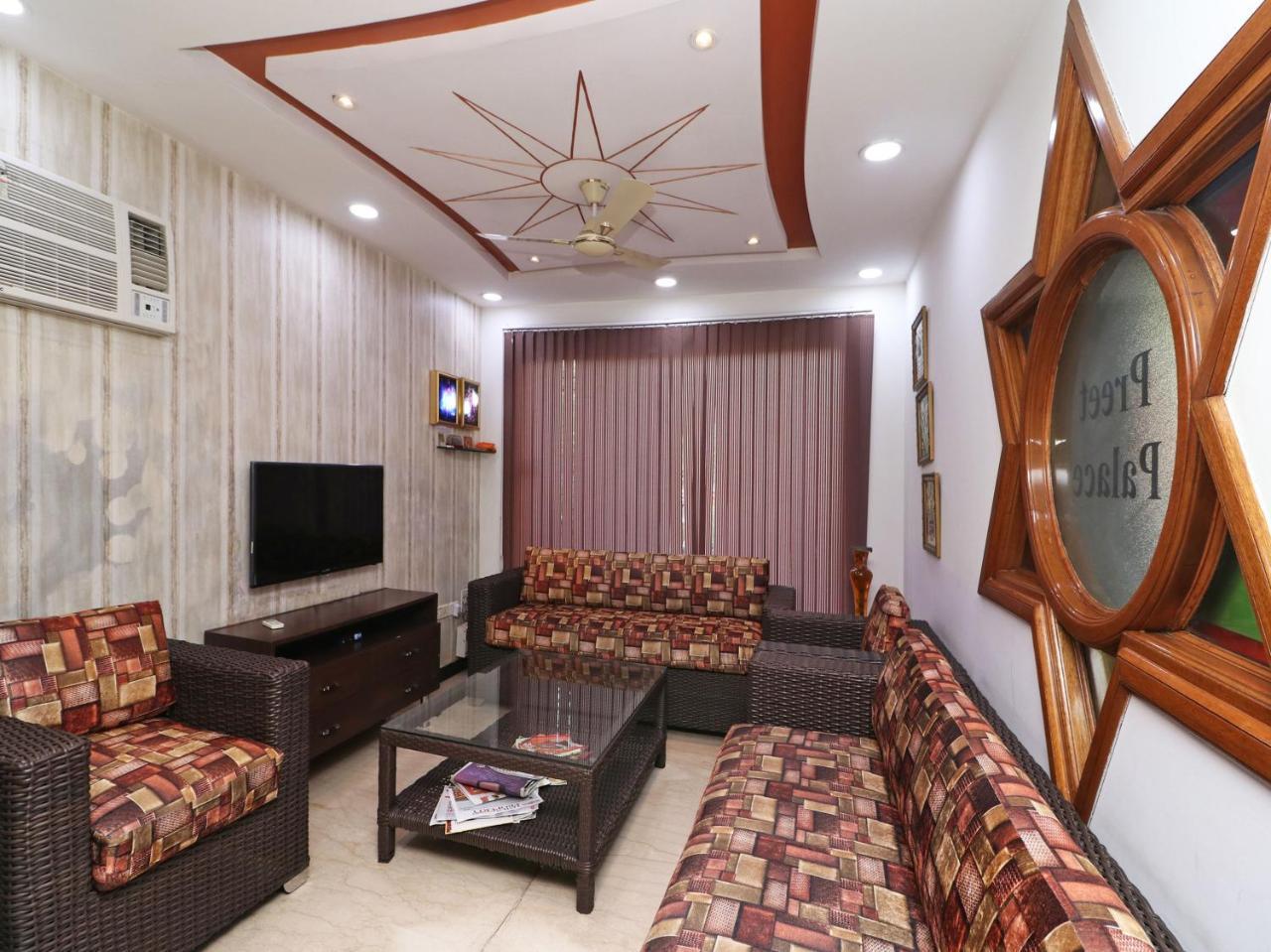 Oyo 2705 Hotel Preet Palace Yeni Delhi Dış mekan fotoğraf