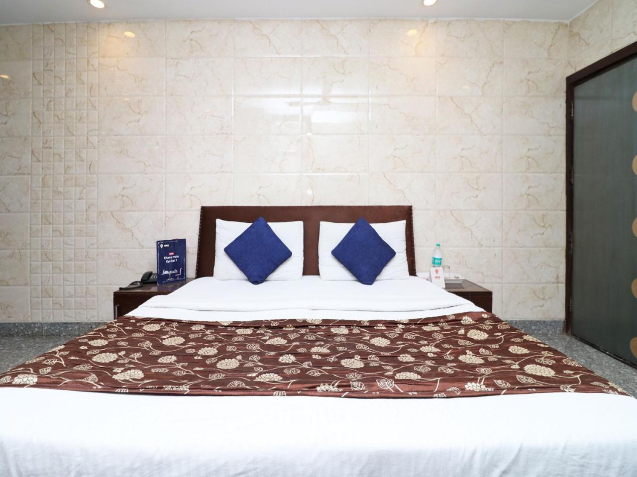 Oyo 2705 Hotel Preet Palace Yeni Delhi Dış mekan fotoğraf